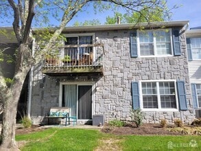 Building Photo - 14 Coral Tree Ct