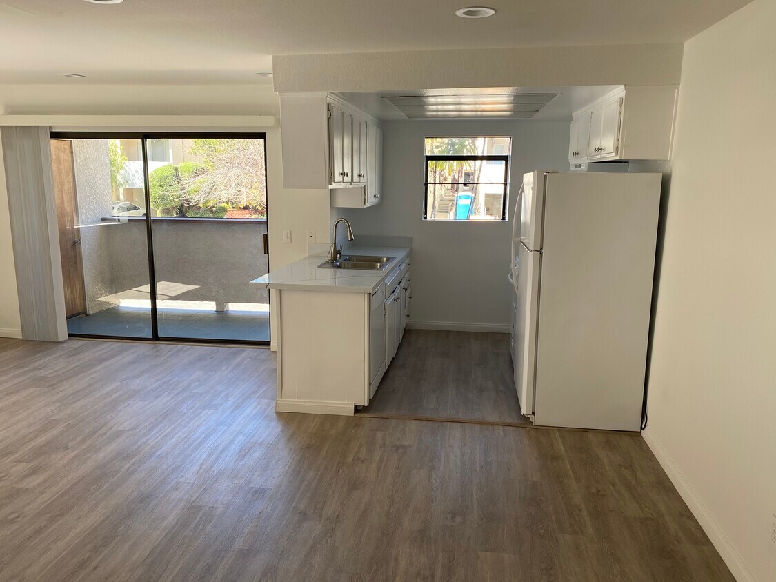Foto principal - 11924 Mayfield Ave