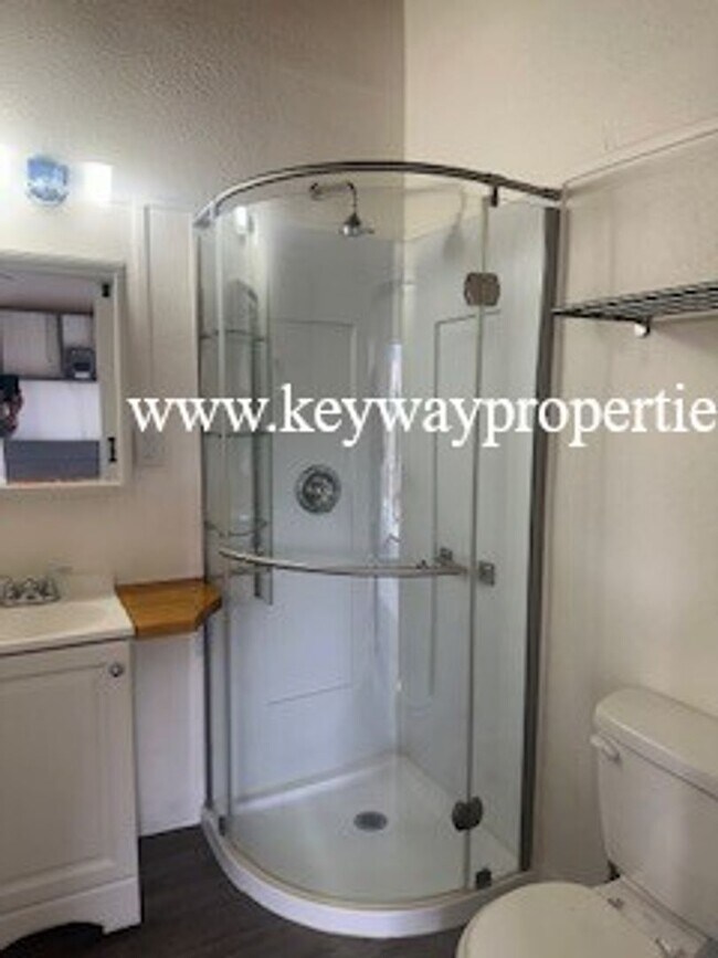 Foto del edificio - Sandia Canyon Studio Apartment Utilities Included