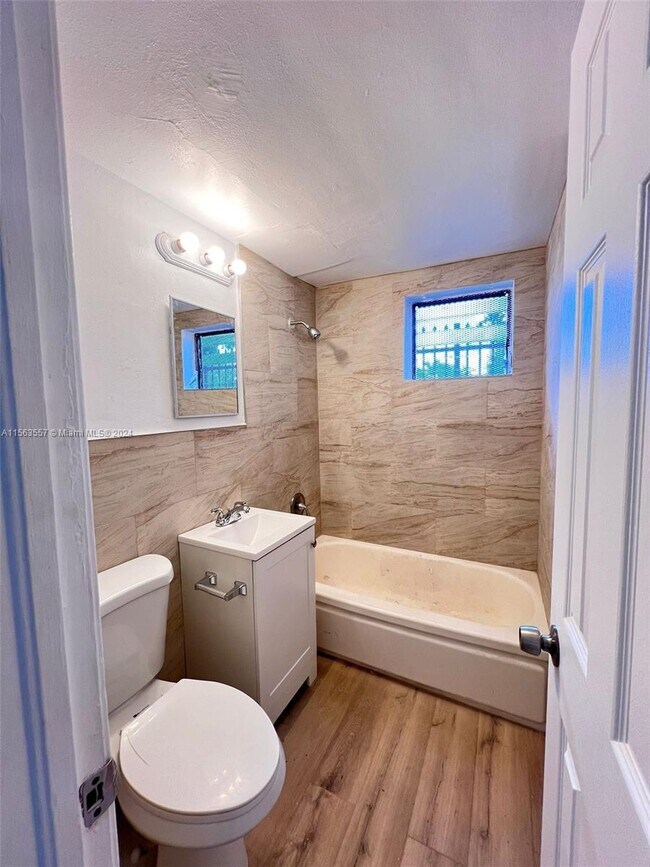 Foto del edificio - 1115 Sharazad Blvd