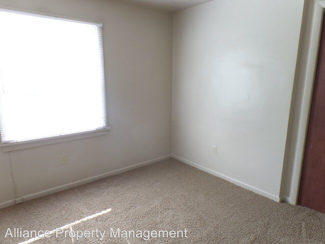 Building Photo - 6039 S 2700 W