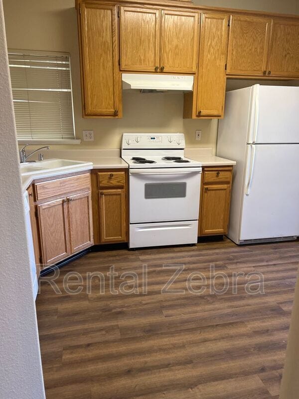 Building Photo - 1003 Century Cir
