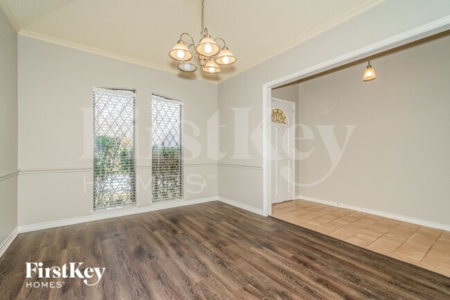 Foto del edificio - 700 Robin Meadow Dr