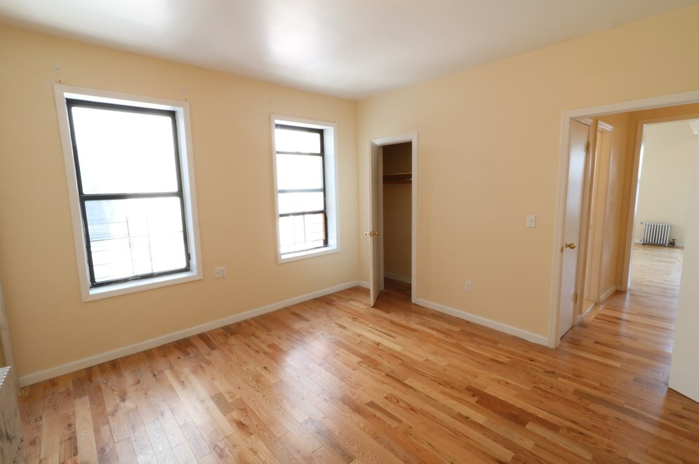 Primary Photo - 9 Thayer St