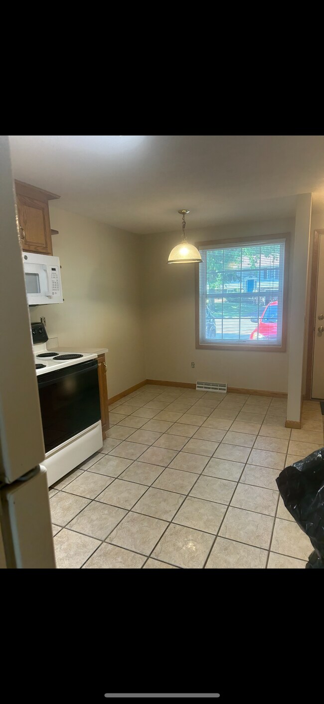 Kitchen - 4121 Greengarden Rd