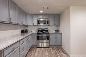 Building Photo - 909 32nd St