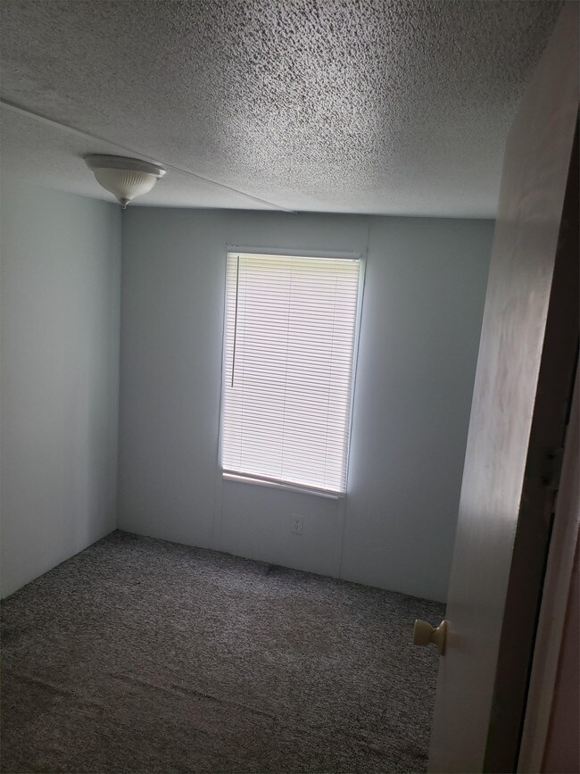 Building Photo - 69 Ransdell Way