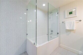 Building Photo - 482 S Arroyo Pkwy