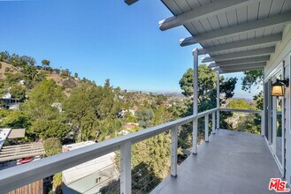 Building Photo - 8559 Brier Dr