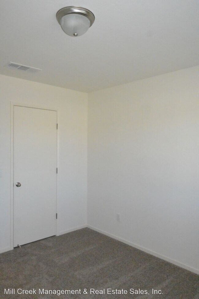 Foto del edificio - 3 br, 2 bath House - 2247 E. Delta Ct.