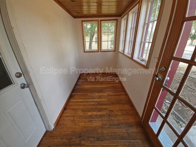 Foto del edificio - 908 9th St