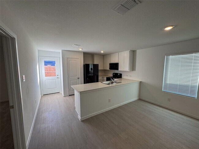 Foto del edificio - 3915 Selawik St