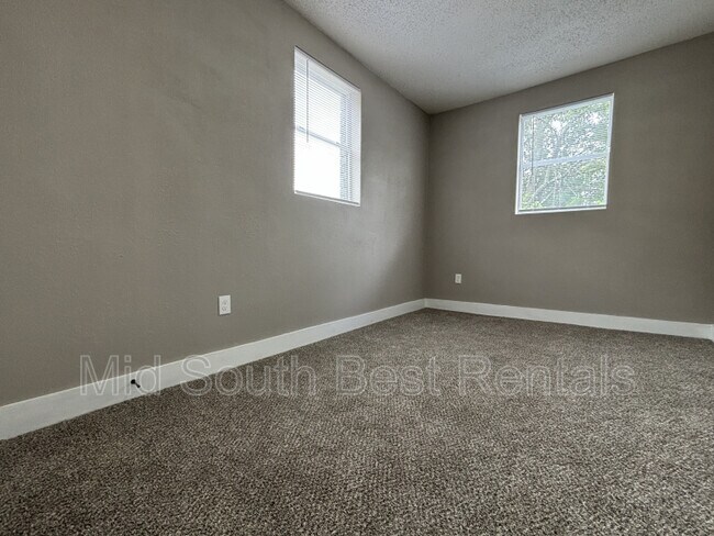 Foto del edificio - 3501 W 10th St