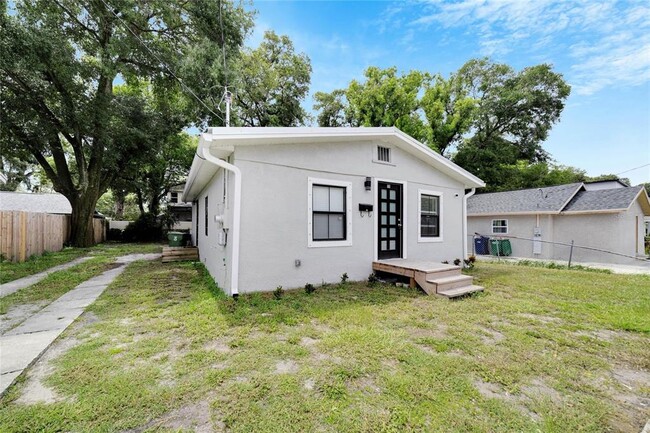 Building Photo - 116 W Sligh Ave