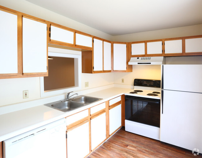 Kitchen - Townhomes at Stonybrook