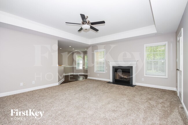Foto del edificio - 645 White Oaks Rd