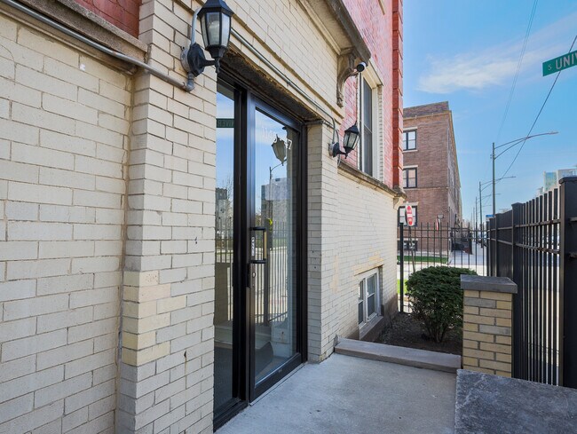 Foto del edificio - 1147 E 61st St