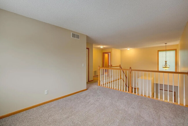 Building Photo - 321 Heritage Trl