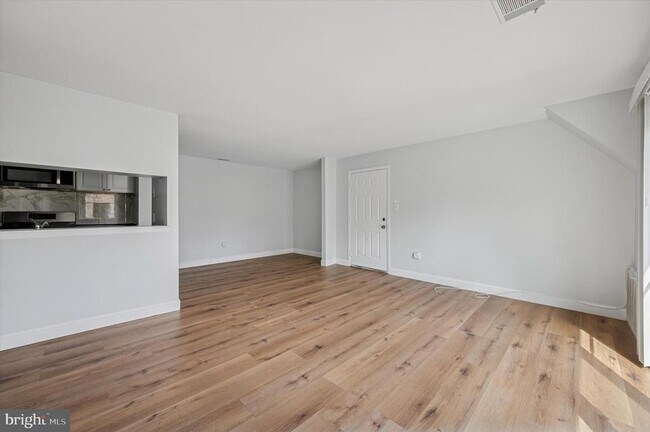 Foto del edificio - 206 Hickory Ct