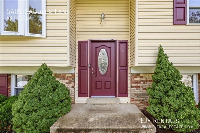 Foto del edificio - 5481 Saddler Ln