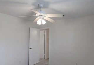 Building Photo - 704 E 22nd St