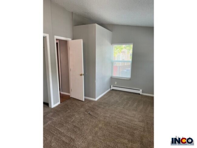 Building Photo - MOVE IN SPECIAL!!! 1/2 OFF THE 1ST MONTHS ...