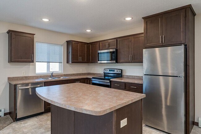 Foto del edificio - LAKESIDE APTS OF WINDOM