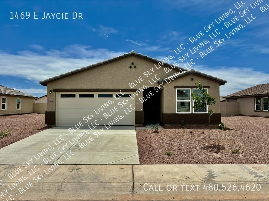 Foto principal - 1469 E Jaycie Dr