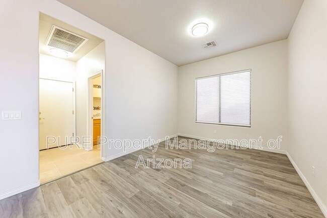 Building Photo - 16812 W Northampton Rd