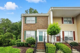 Building Photo - 1101 Surry Ln