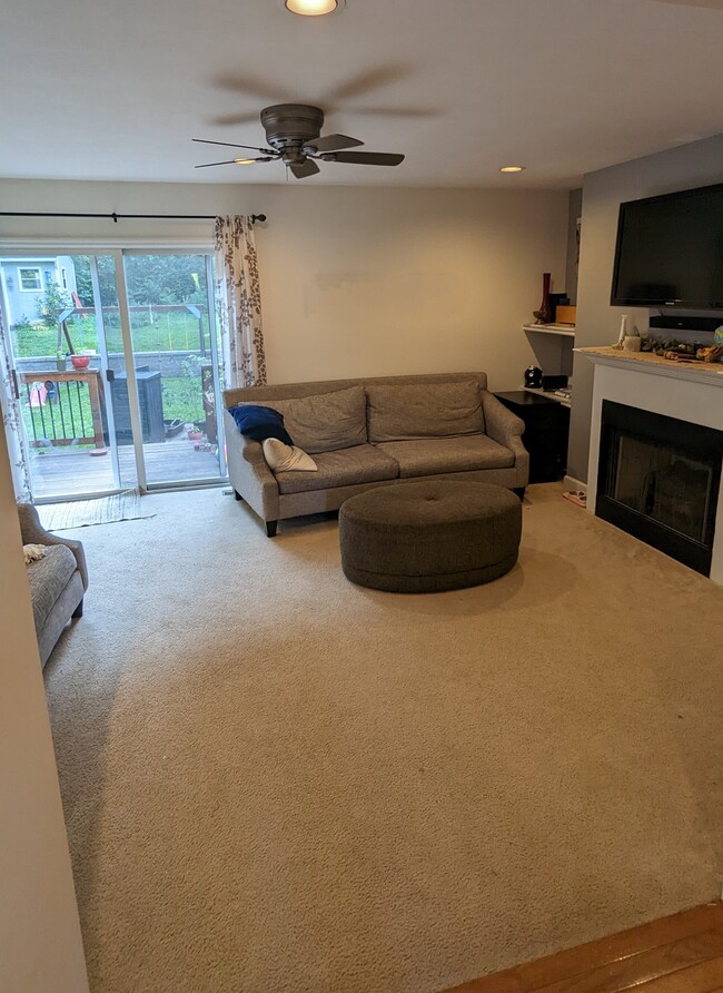 Building Photo - 2562 Creve Coeur Dr