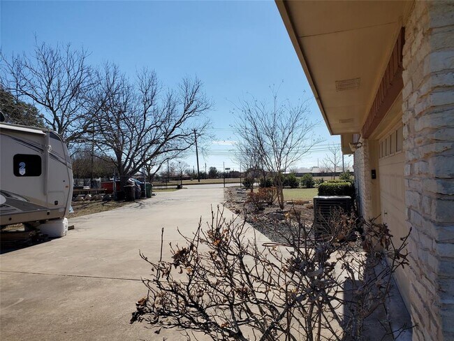 Building Photo - 3100 E Old Settlers Blvd