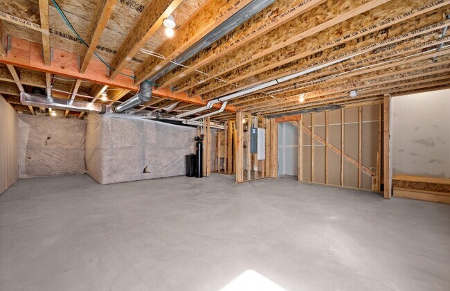 Building Photo - 1977 N Chianti St