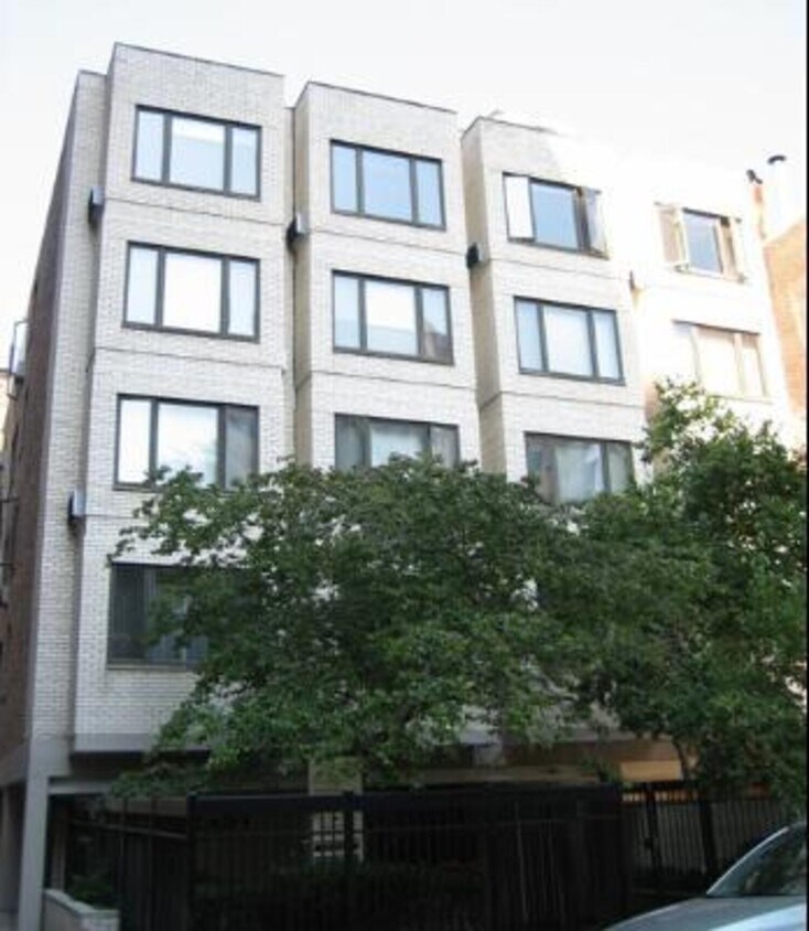 Building Photo - 21 E Scott St