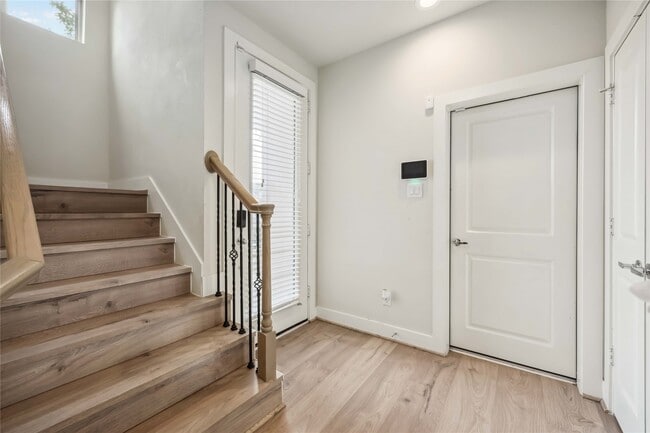 Foto del edificio - 9504 Retriever Way