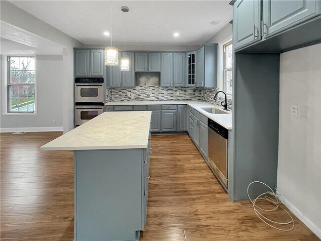 Foto del edificio - 7938 Fawnwood Dr