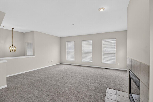 Foto del edificio - 379 Cherry Orchard Rd