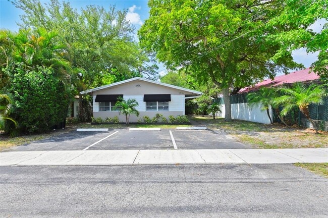 Building Photo - 1716 SW 11th Ct