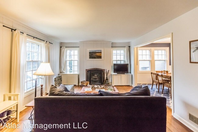 Building Photo - 4 br, 2 bath House - 3826 NE Roselawn St.