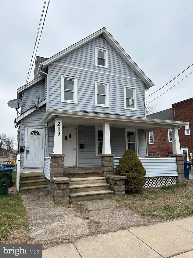 Primary Photo - 213 Franklin St