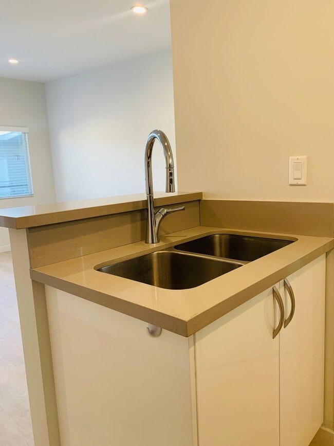 Foto del interior - The Century Village (9910 S Village Dr)