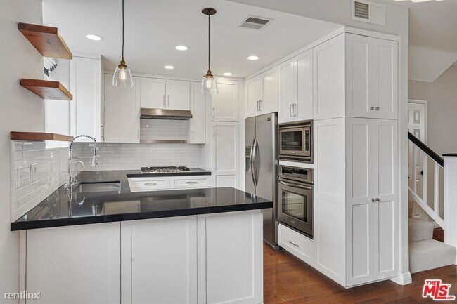 Building Photo - 2 br, 2 bath Condo - 1345 Wellesley Ave Apt 5