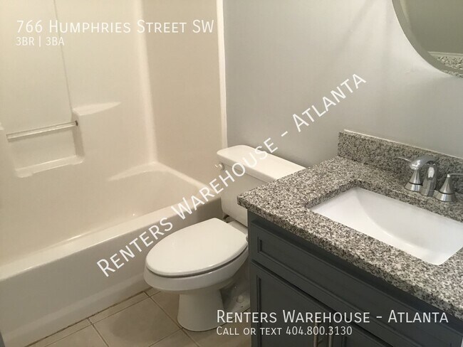 Foto del edificio - 766 Humphries St SW