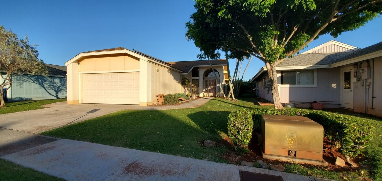 Primary Photo - Single level, renovated Royal Kunia Home