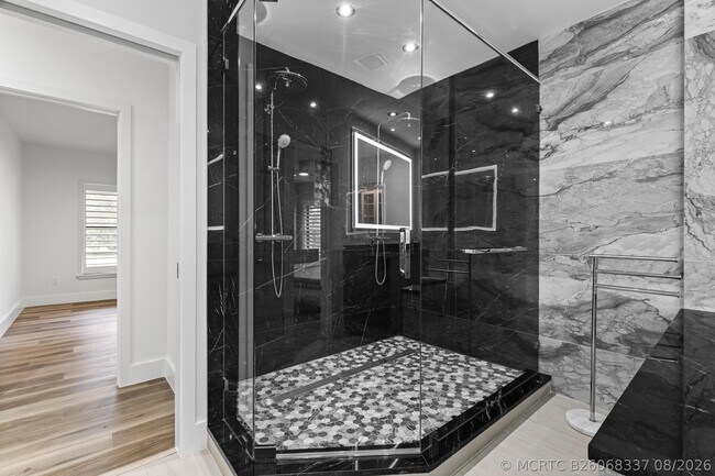 Foto del edificio - 11311 Pond View Dr