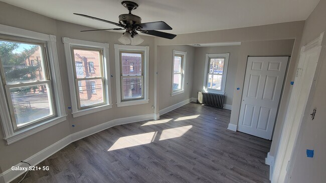 Building Photo - 208 Washington St