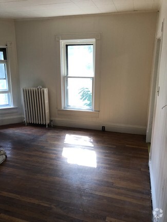 Building Photo - 44 Cortland St