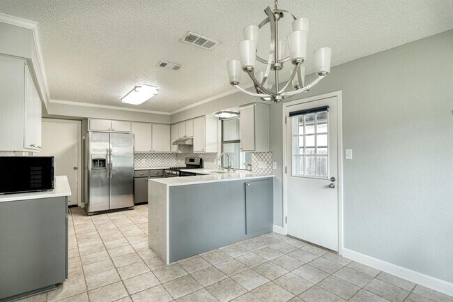 Foto del edificio - 703 Windsor Rd