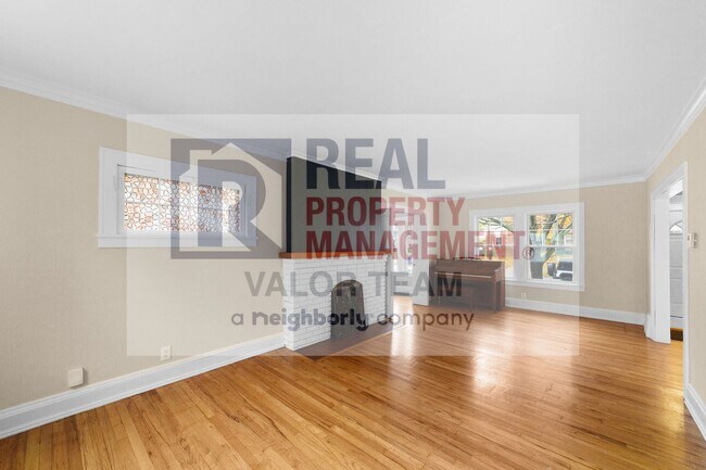 Foto del edificio - Beautifully maintained 3bd/1.5 bath Coloni...