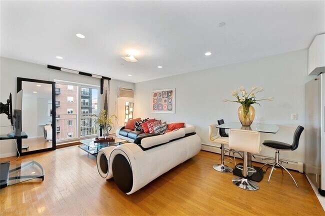 Foto del edificio - 1811 Avenue P